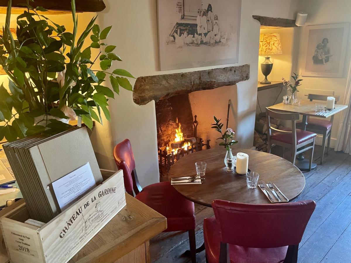 The Swan Inn Swinbrook Burford Exterior foto