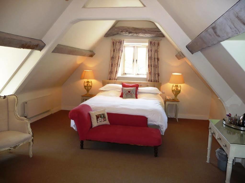 The Swan Inn Swinbrook Burford Exterior foto